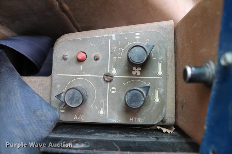 image for item DD4204 1984 Caterpillar 120G motor grader