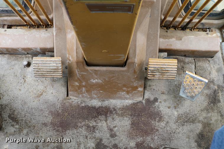 image for item DD4204 1984 Caterpillar 120G motor grader