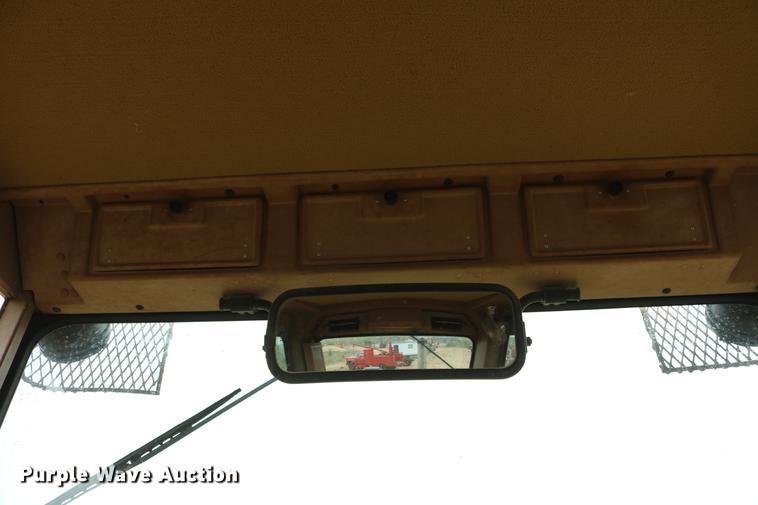 image for item DD4204 1984 Caterpillar 120G motor grader