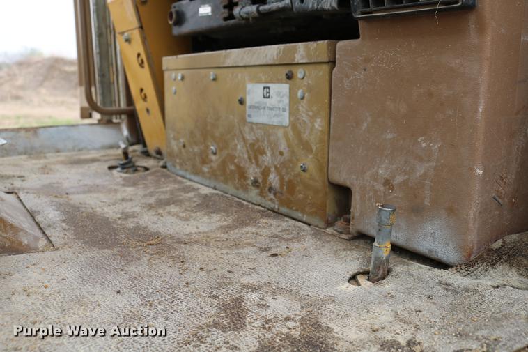 image for item DD4204 1984 Caterpillar 120G motor grader