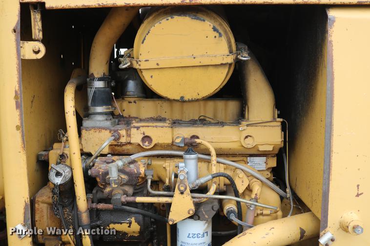 image for item DD4204 1984 Caterpillar 120G motor grader