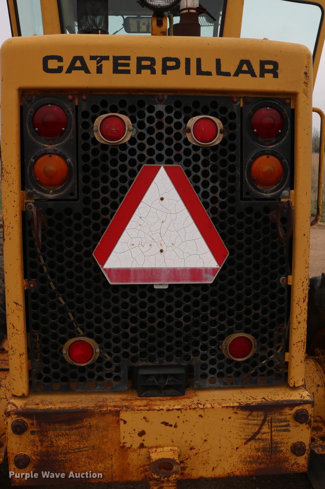 image for item DD4204 1984 Caterpillar 120G motor grader