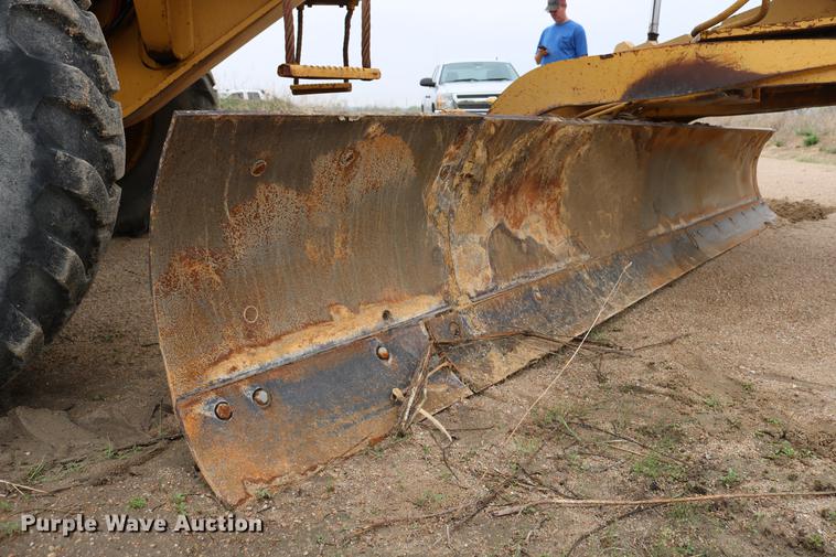 image for item DD4204 1984 Caterpillar 120G motor grader