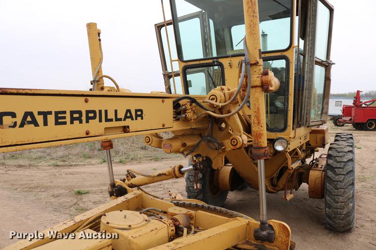 image for item DD4204 1984 Caterpillar 120G motor grader