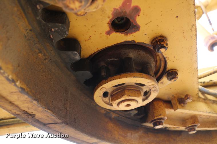 image for item DD4204 1984 Caterpillar 120G motor grader