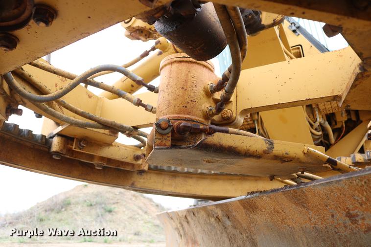 image for item DD4204 1984 Caterpillar 120G motor grader