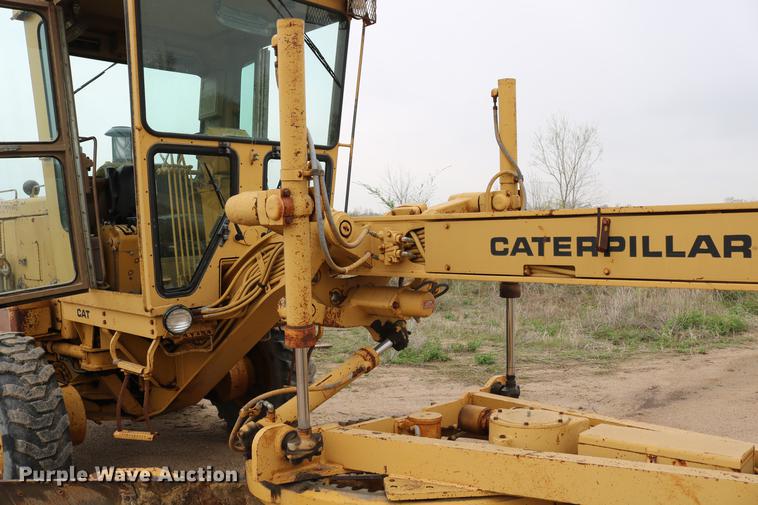 image for item DD4204 1984 Caterpillar 120G motor grader