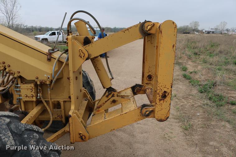 image for item DD4204 1984 Caterpillar 120G motor grader