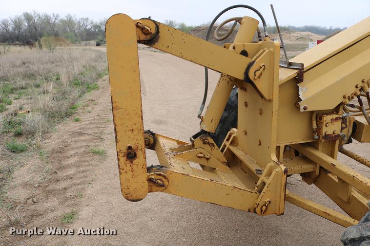 image for item DD4204 1984 Caterpillar 120G motor grader
