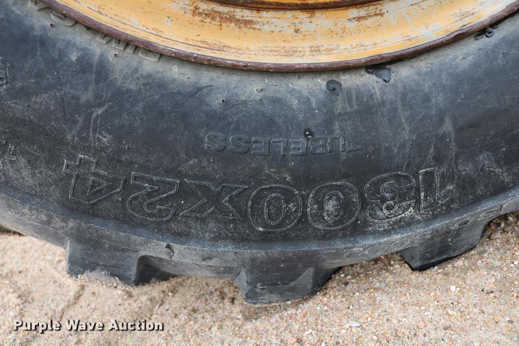 image for item DD4204 1984 Caterpillar 120G motor grader