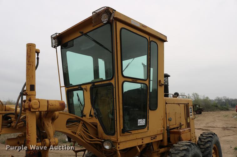 image for item DD4204 1984 Caterpillar 120G motor grader
