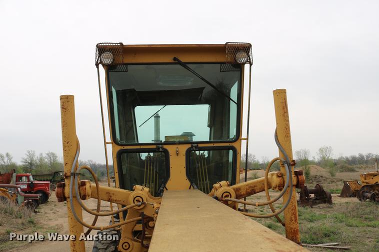 image for item DD4204 1984 Caterpillar 120G motor grader