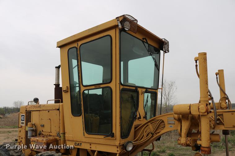 image for item DD4204 1984 Caterpillar 120G motor grader