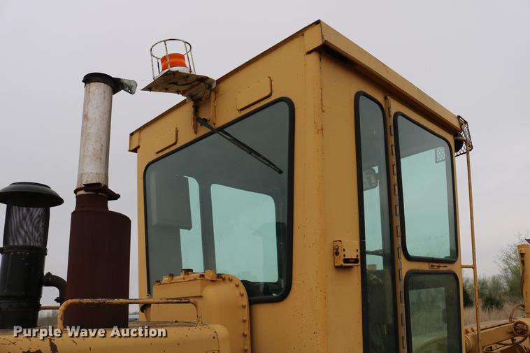 image for item DD4204 1984 Caterpillar 120G motor grader