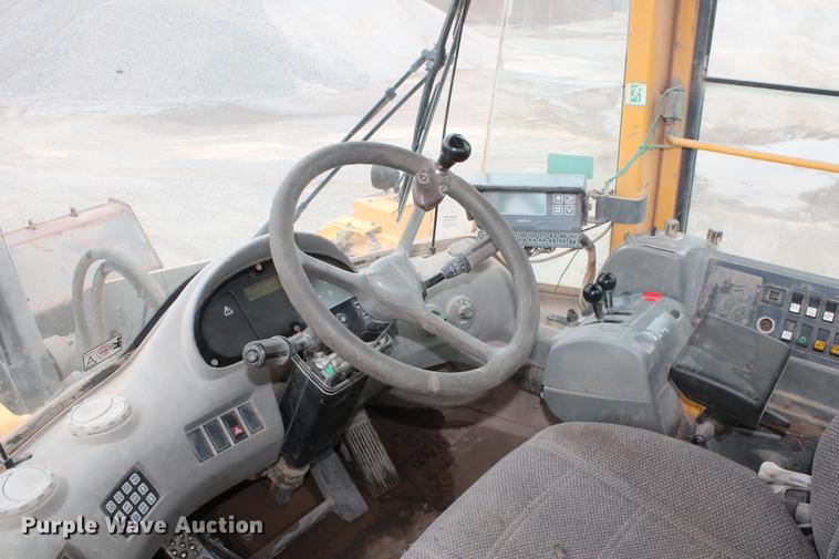 image for item DD4951 2006 Volvo L220E wheel loader