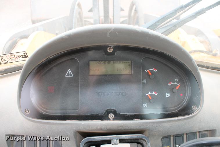 image for item DD4951 2006 Volvo L220E wheel loader