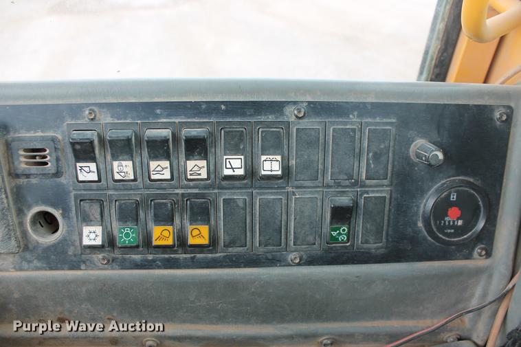 image for item DD4951 2006 Volvo L220E wheel loader