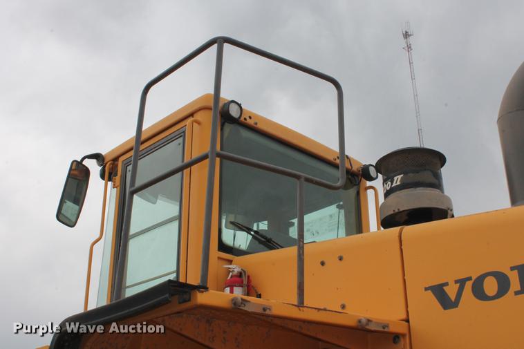 image for item DD4951 2006 Volvo L220E wheel loader