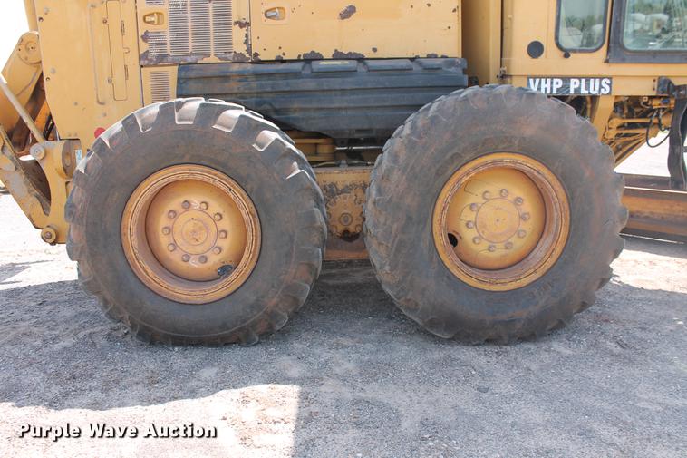 image for item DD4953 2006 Caterpillar 140H VHP Plus motor grader