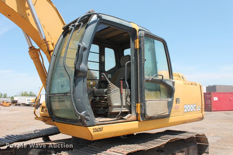 image for item DD4955 2005 John Deere 200C LC excavator