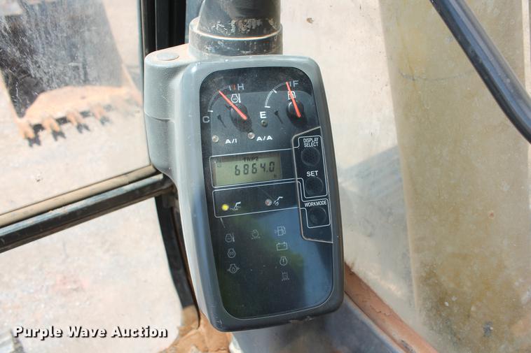 image for item DD4955 2005 John Deere 200C LC excavator