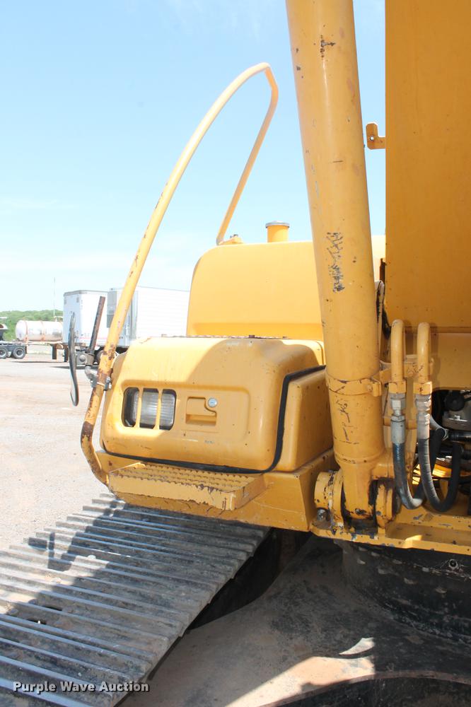 image for item DD4955 2005 John Deere 200C LC excavator