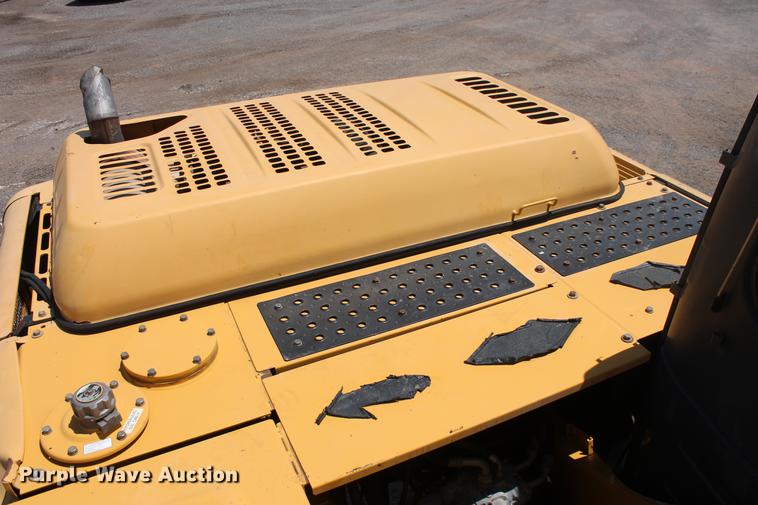 image for item DD4955 2005 John Deere 200C LC excavator