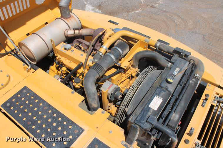 image for item DD4955 2005 John Deere 200C LC excavator