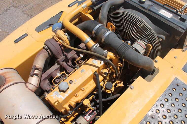 image for item DD4955 2005 John Deere 200C LC excavator