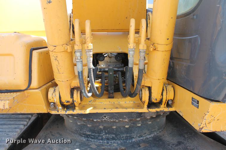 image for item DD4955 2005 John Deere 200C LC excavator