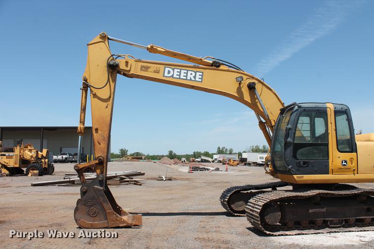 image for item DD4955 2005 John Deere 200C LC excavator