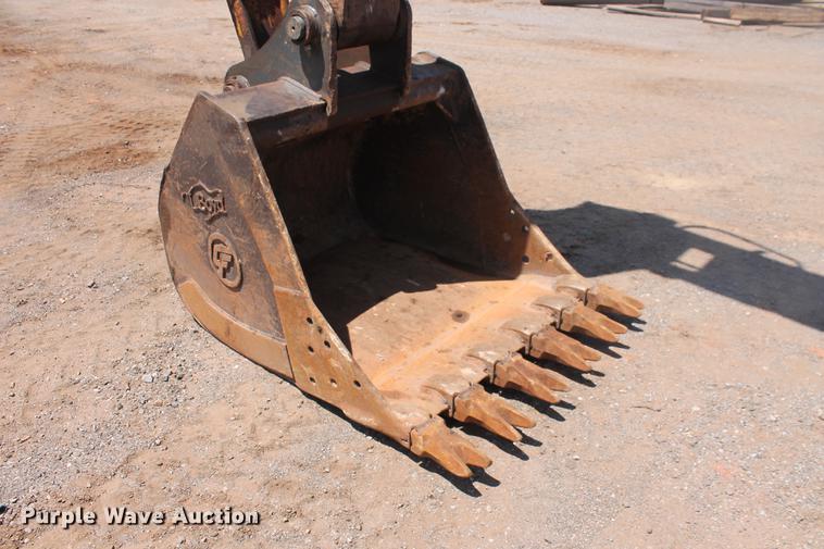 image for item DD4955 2005 John Deere 200C LC excavator