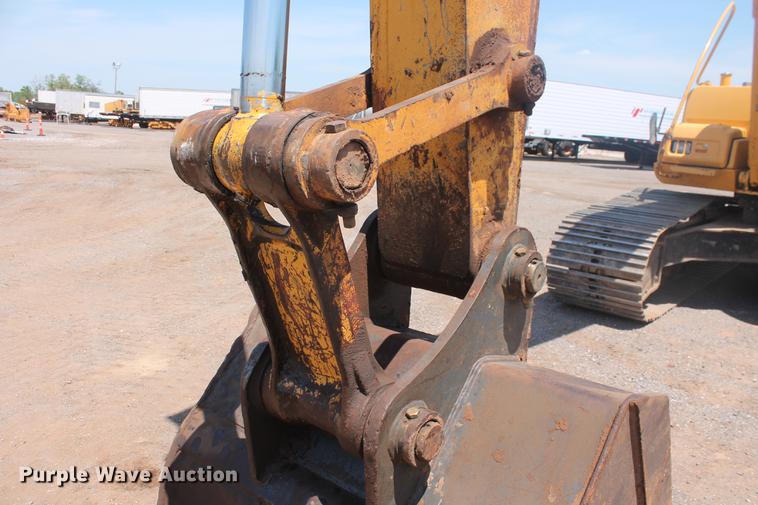 image for item DD4955 2005 John Deere 200C LC excavator