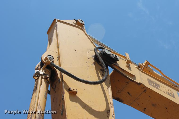 image for item DD4955 2005 John Deere 200C LC excavator