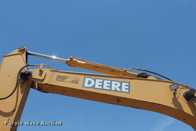 image for item DD4955 2005 John Deere 200C LC excavator