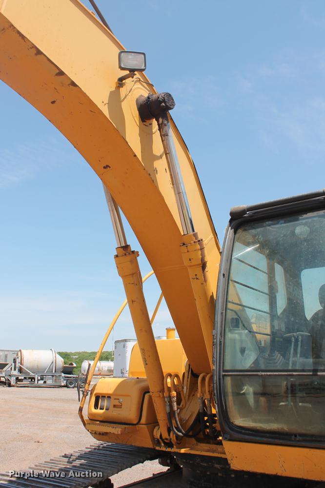 image for item DD4955 2005 John Deere 200C LC excavator