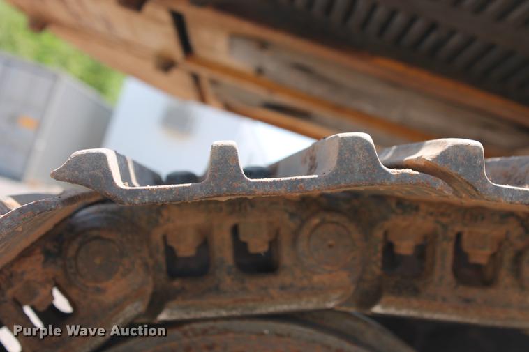 image for item DD4955 2005 John Deere 200C LC excavator