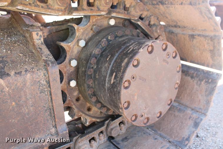 image for item DD4955 2005 John Deere 200C LC excavator