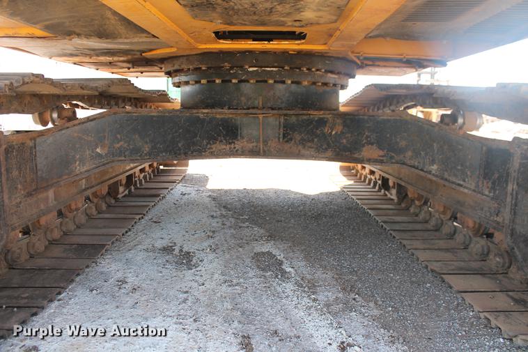 image for item DD4955 2005 John Deere 200C LC excavator