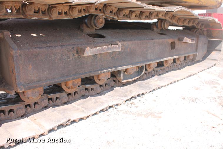 image for item DD4955 2005 John Deere 200C LC excavator