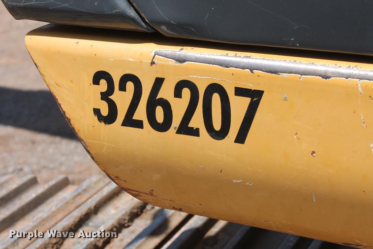 image for item DD4955 2005 John Deere 200C LC excavator