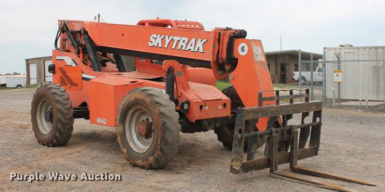 image for item DD4956 2004 Sky Trak 6042 telehandler