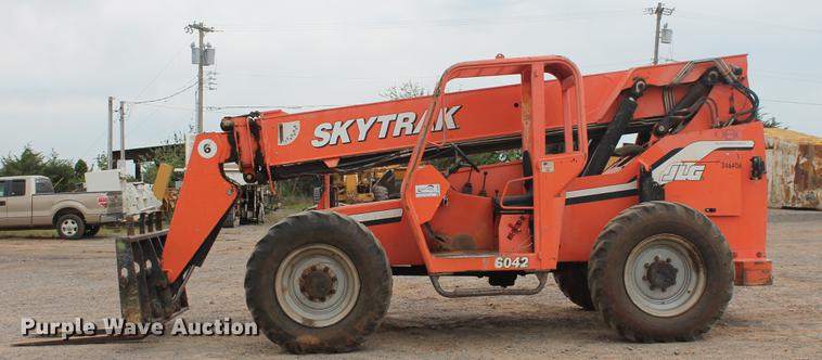 image for item DD4956 2004 Sky Trak 6042 telehandler