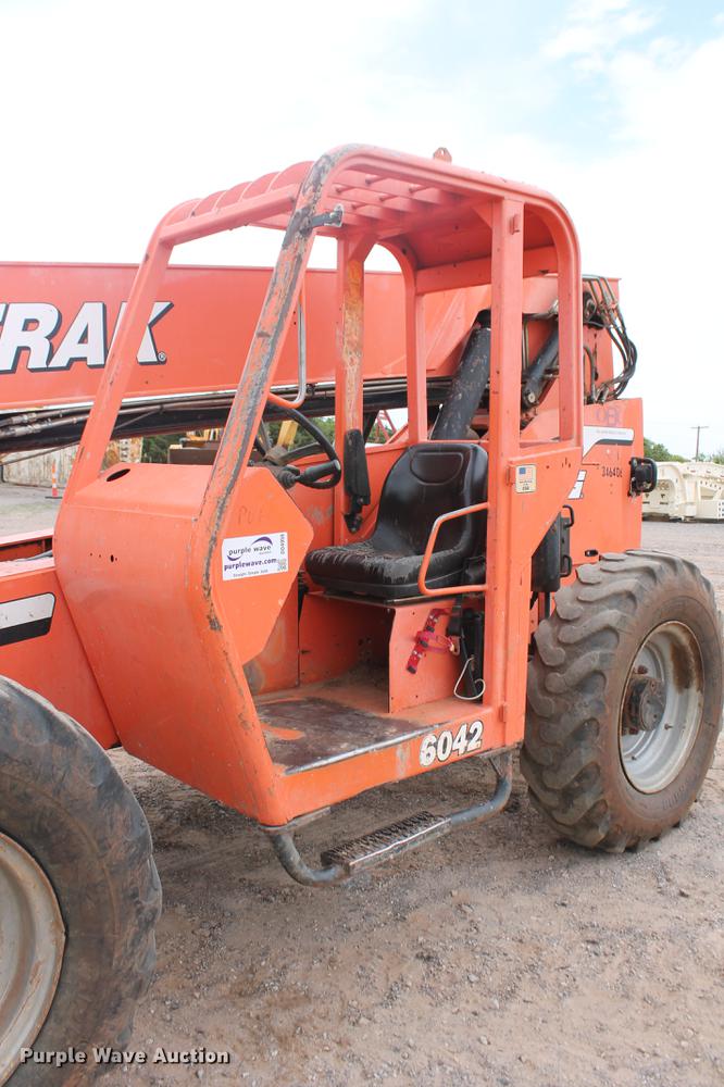 image for item DD4956 2004 Sky Trak 6042 telehandler