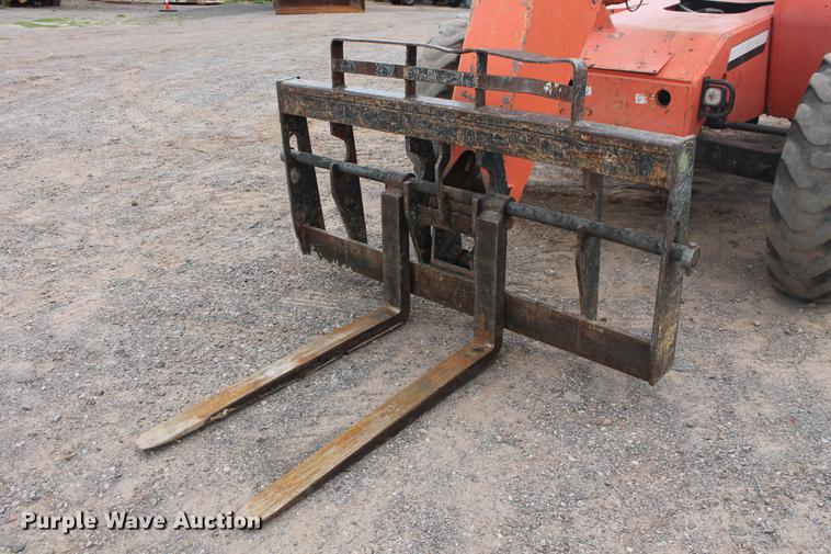 image for item DD4956 2004 Sky Trak 6042 telehandler