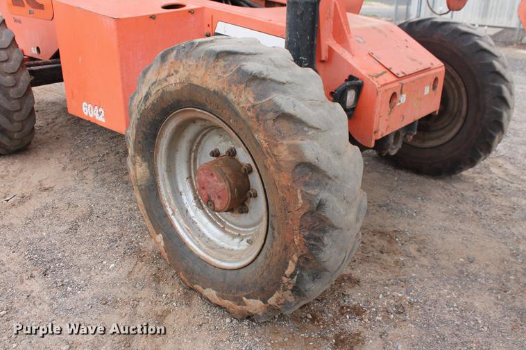 image for item DD4956 2004 Sky Trak 6042 telehandler
