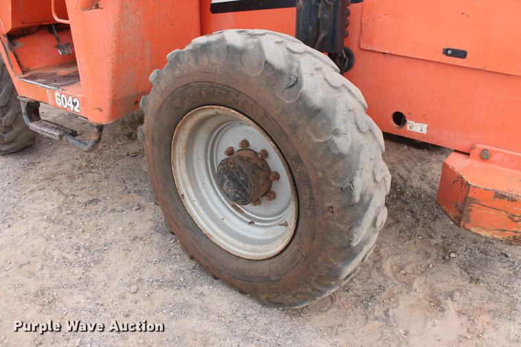 image for item DD4956 2004 Sky Trak 6042 telehandler