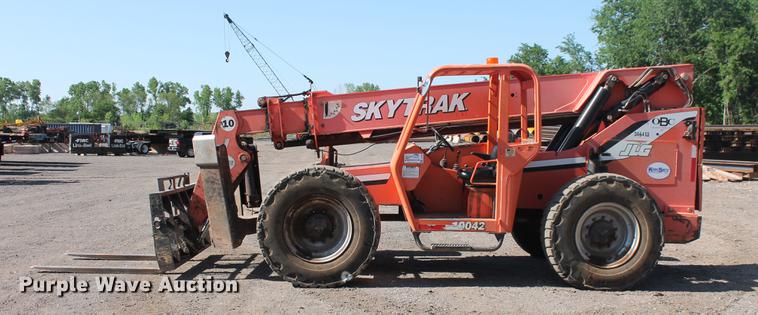 image for item DD4960 2008 Sky Trak 10042 telehandler
