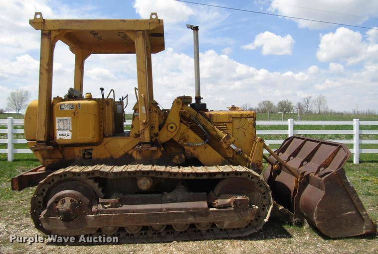 image for item DD7442 Caterpillar 951C track loader
