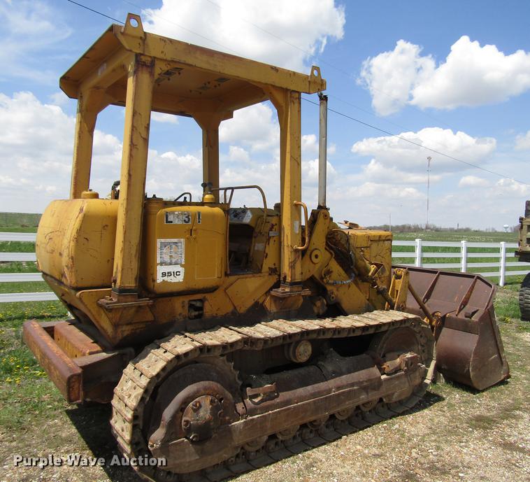 image for item DD7442 Caterpillar 951C track loader